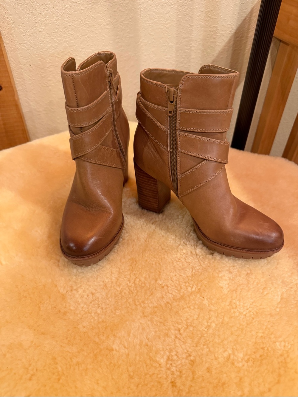 NATURALIZER Lyra Lug Sole Booties - size 6